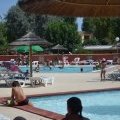 Espace aquatique sous le parasol